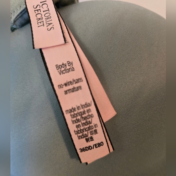 Victoria's Secret Bra - Picture 2 of 4